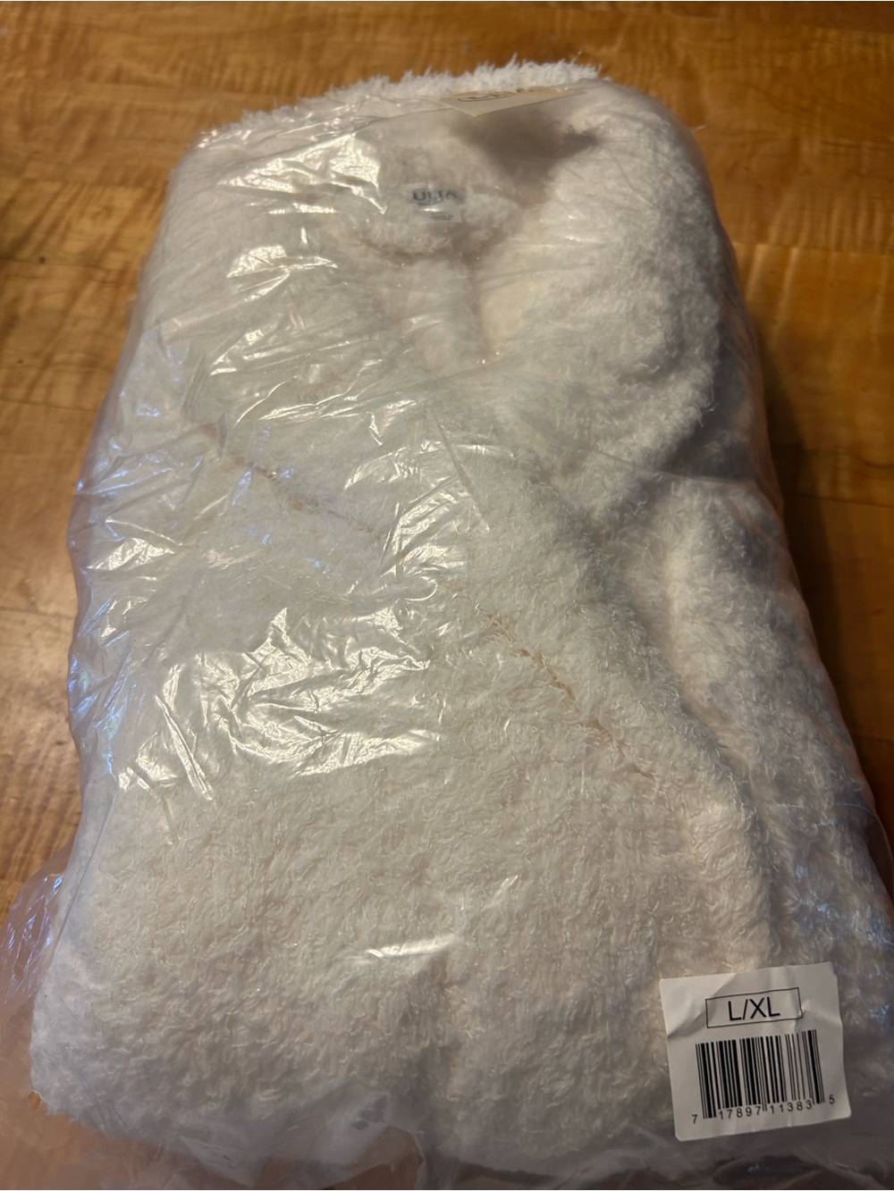 Ulta Beauty White Plushy Robe- Cozy Soft Texture L/XL